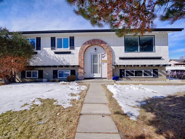 38 Eagle Road N Lethbridge