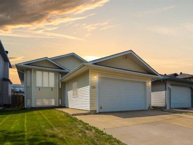 225 Crown Creek Fort McMurray