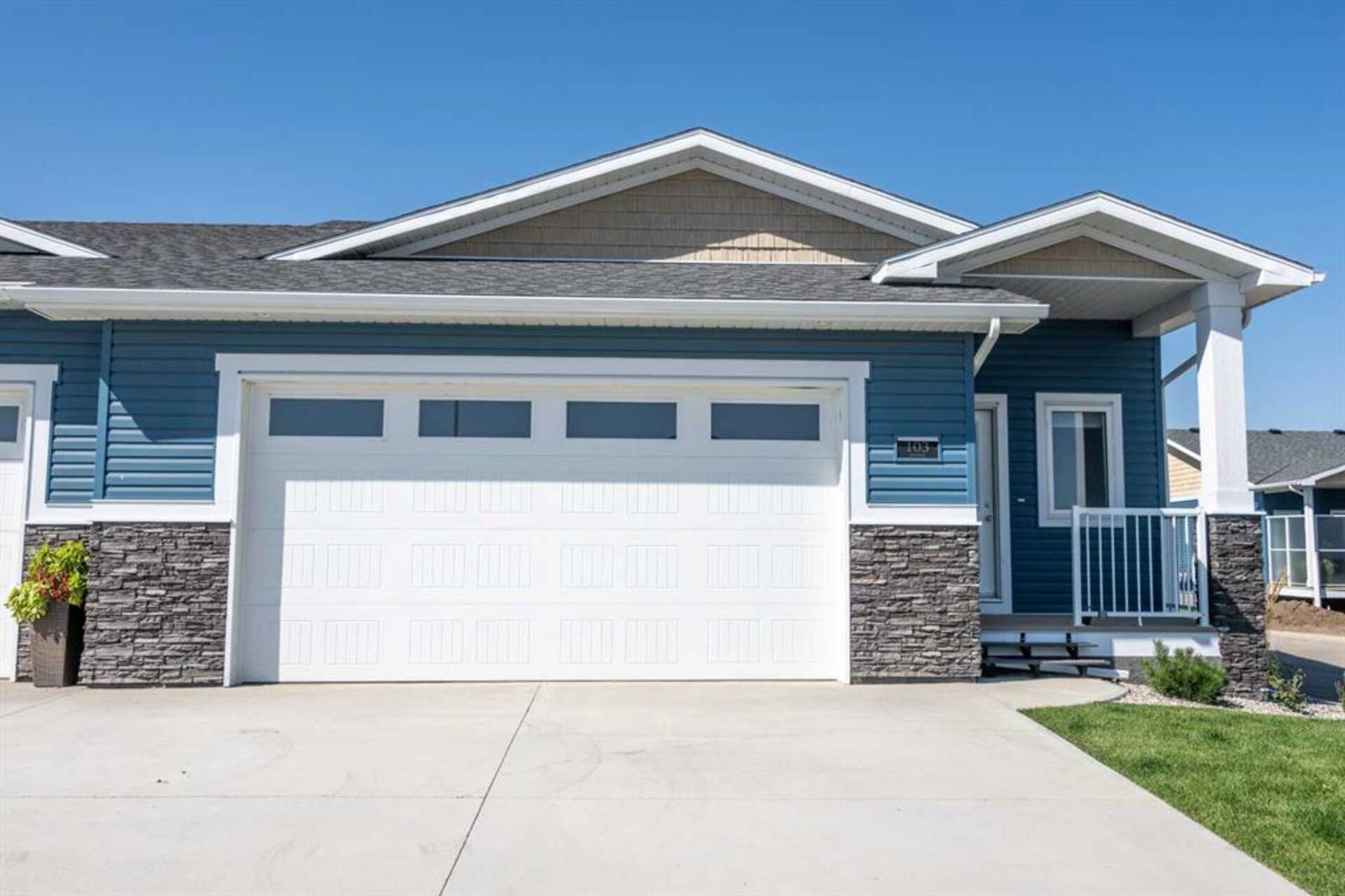 103, 1940 Parkside Way Coaldale