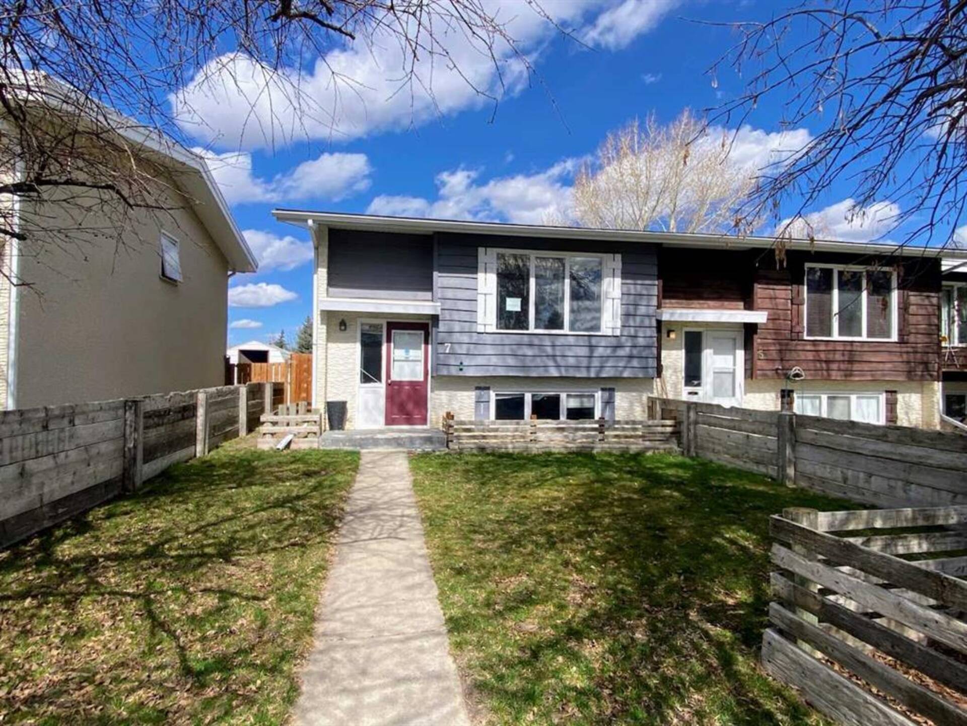 7 Selkirk Road W Lethbridge