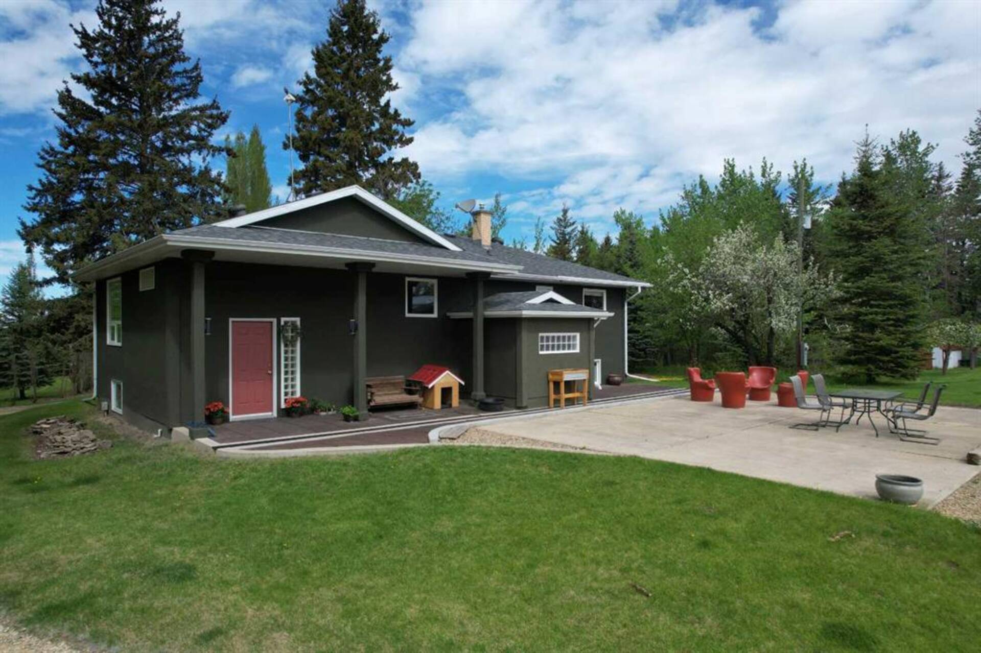 40313 Range Road 261 Rural Lacombe