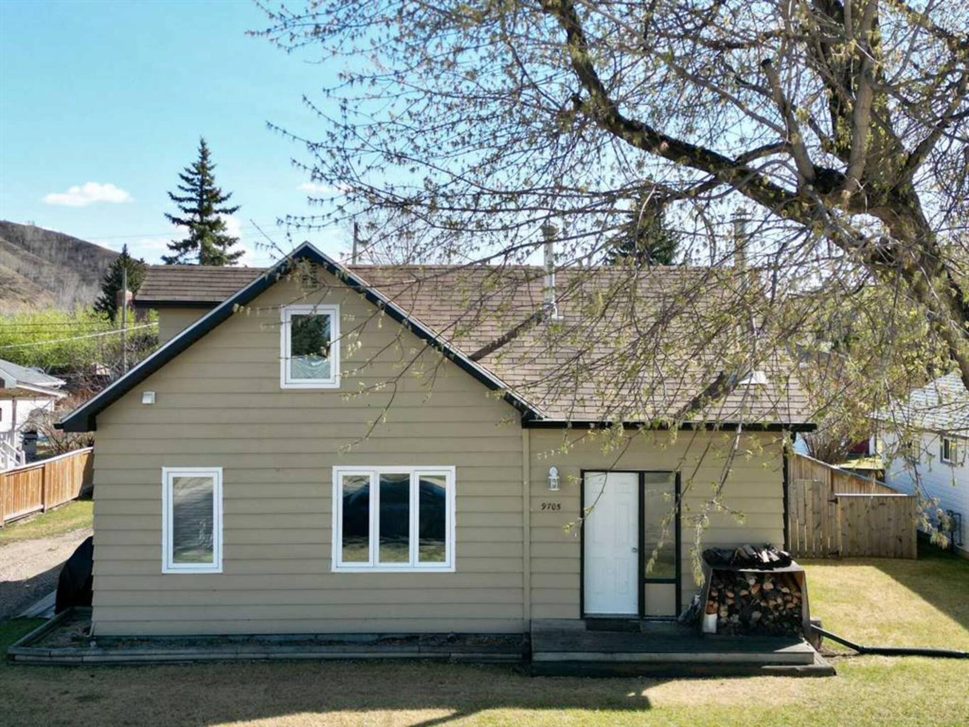 9705 84 Avenue Peace River