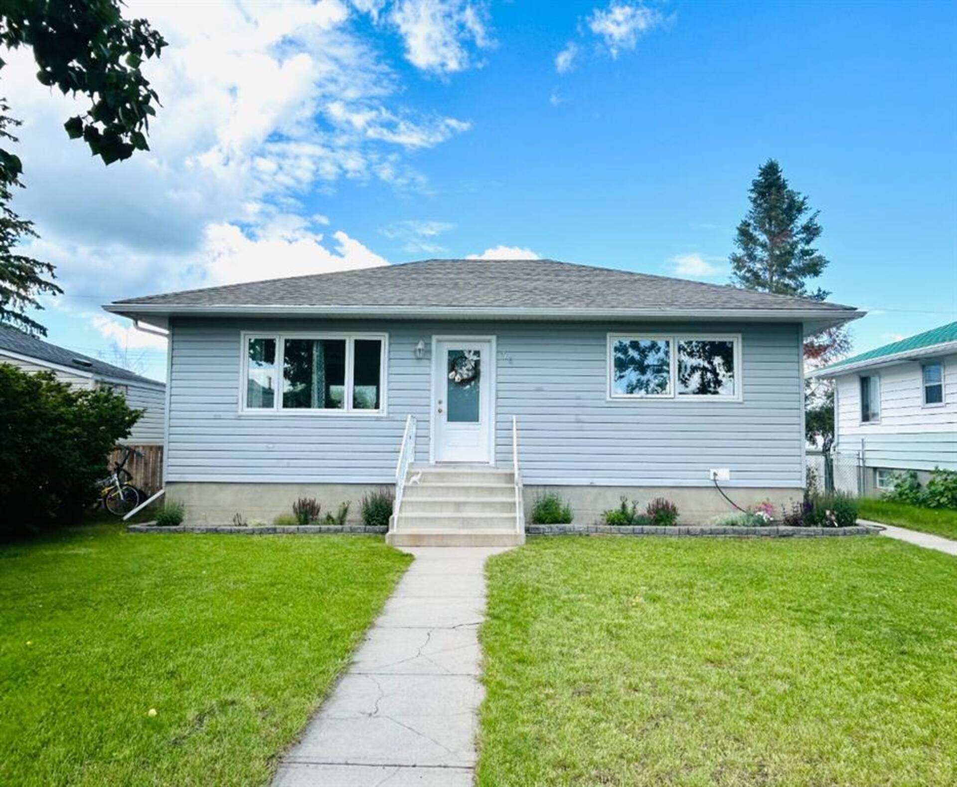 406 2 Avenue E Oyen