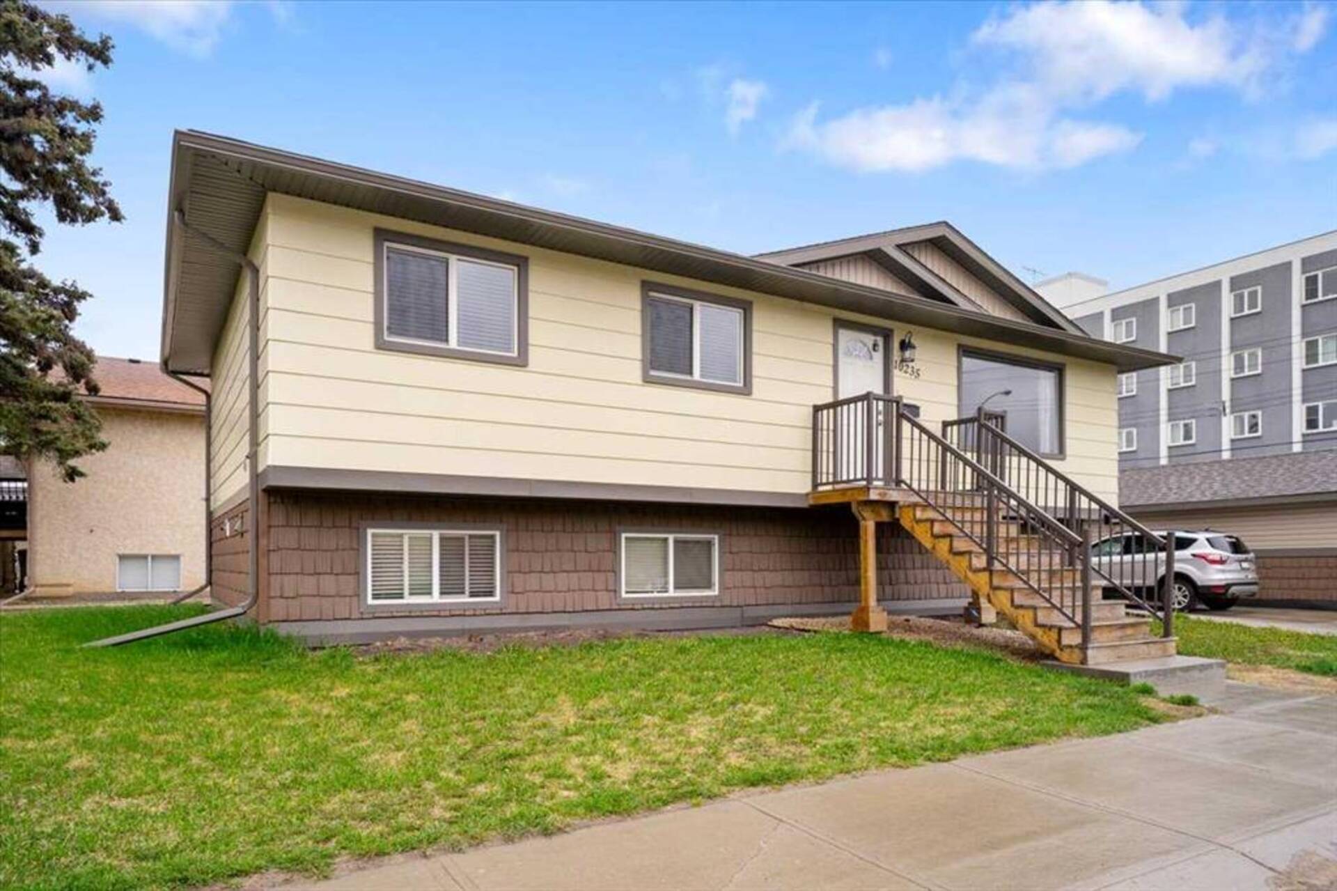 A/B, 10235 107 Avenue Grande Prairie