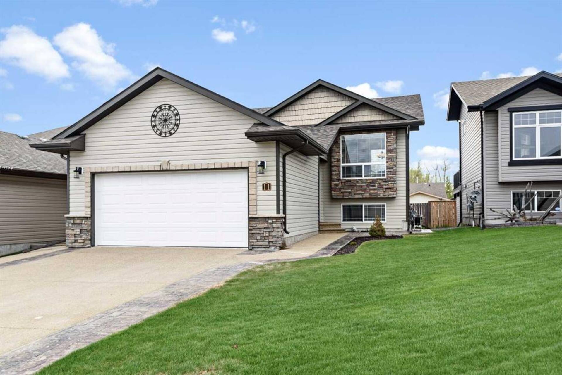 11 Wilkinson Circle Sylvan Lake