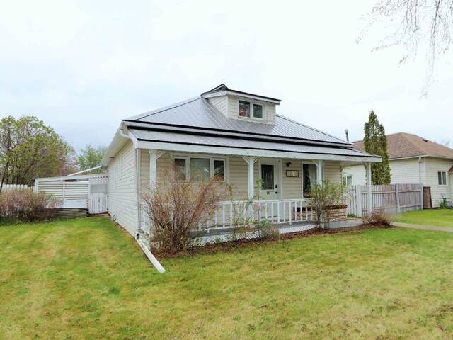 5208 50 Avenue Ponoka