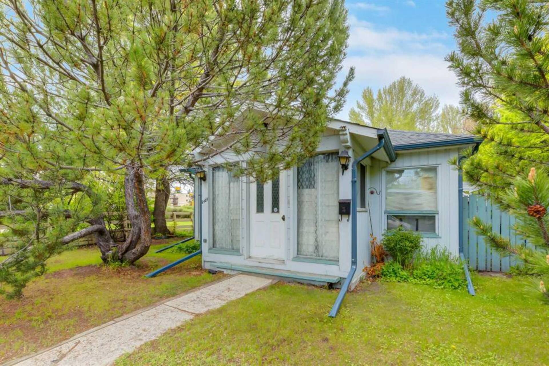 2428 Westmount Road NW Calgary