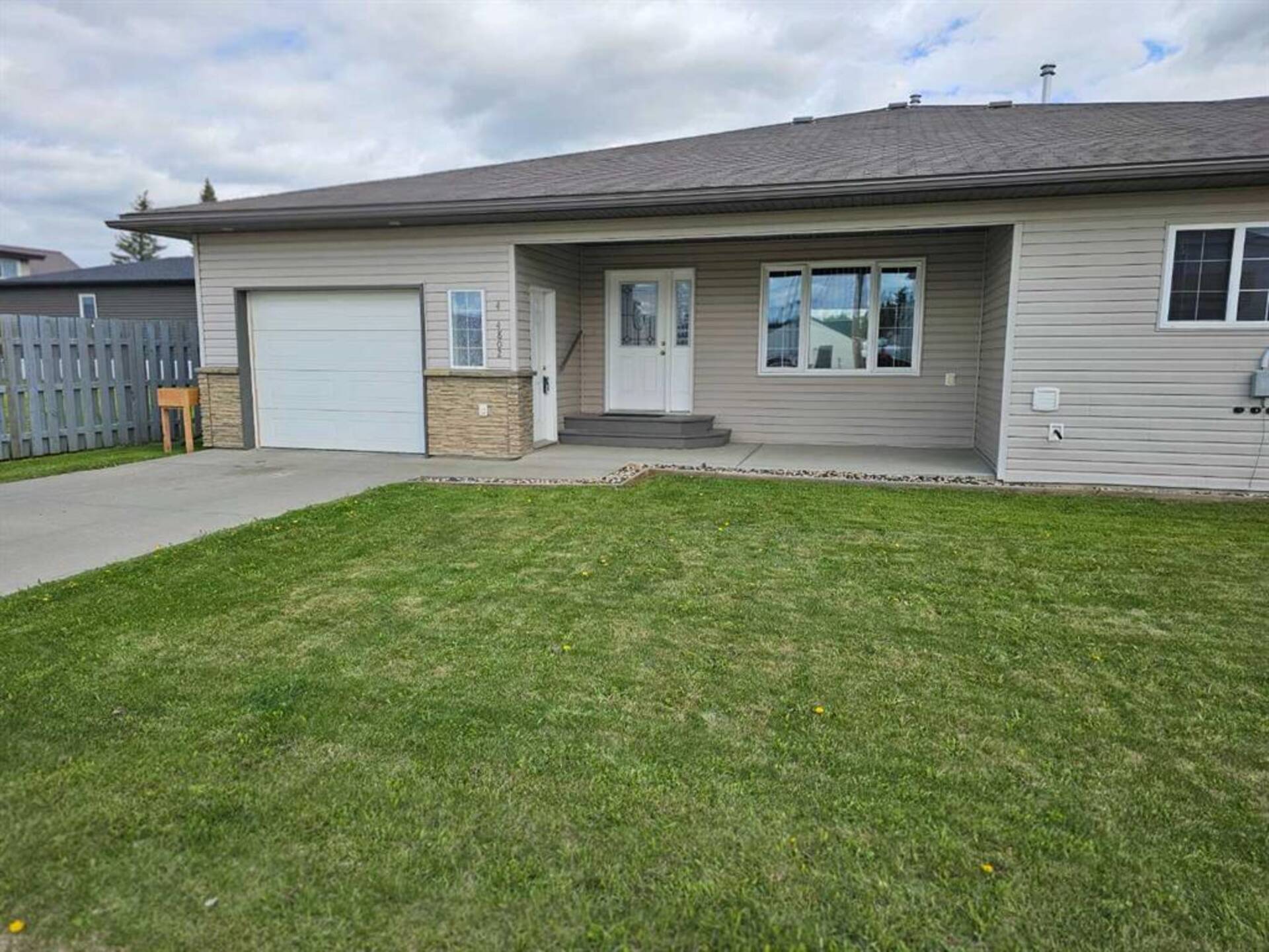 4, 4802 49 Street Mayerthorpe