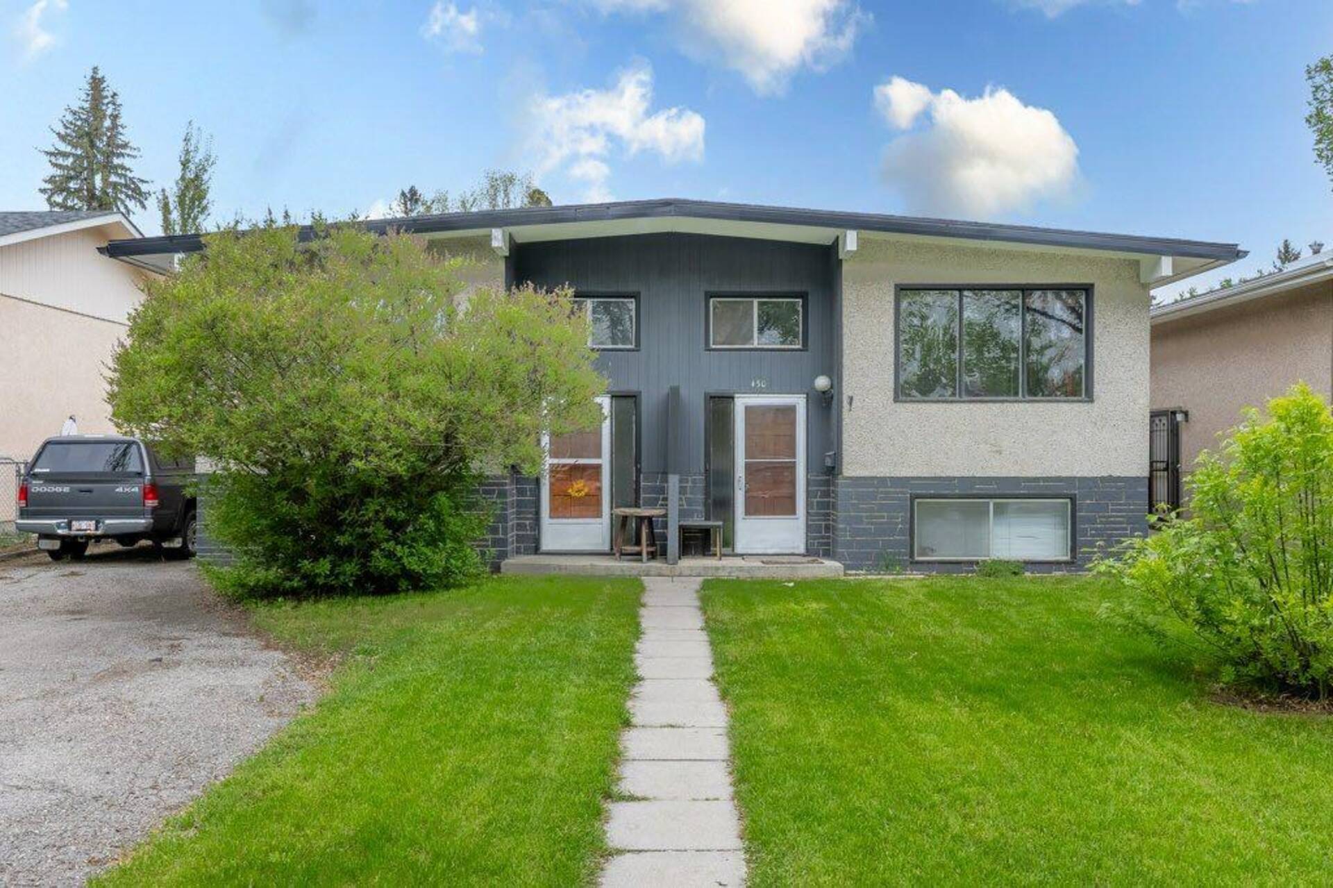 430 / 432 35 Avenue NW Calgary