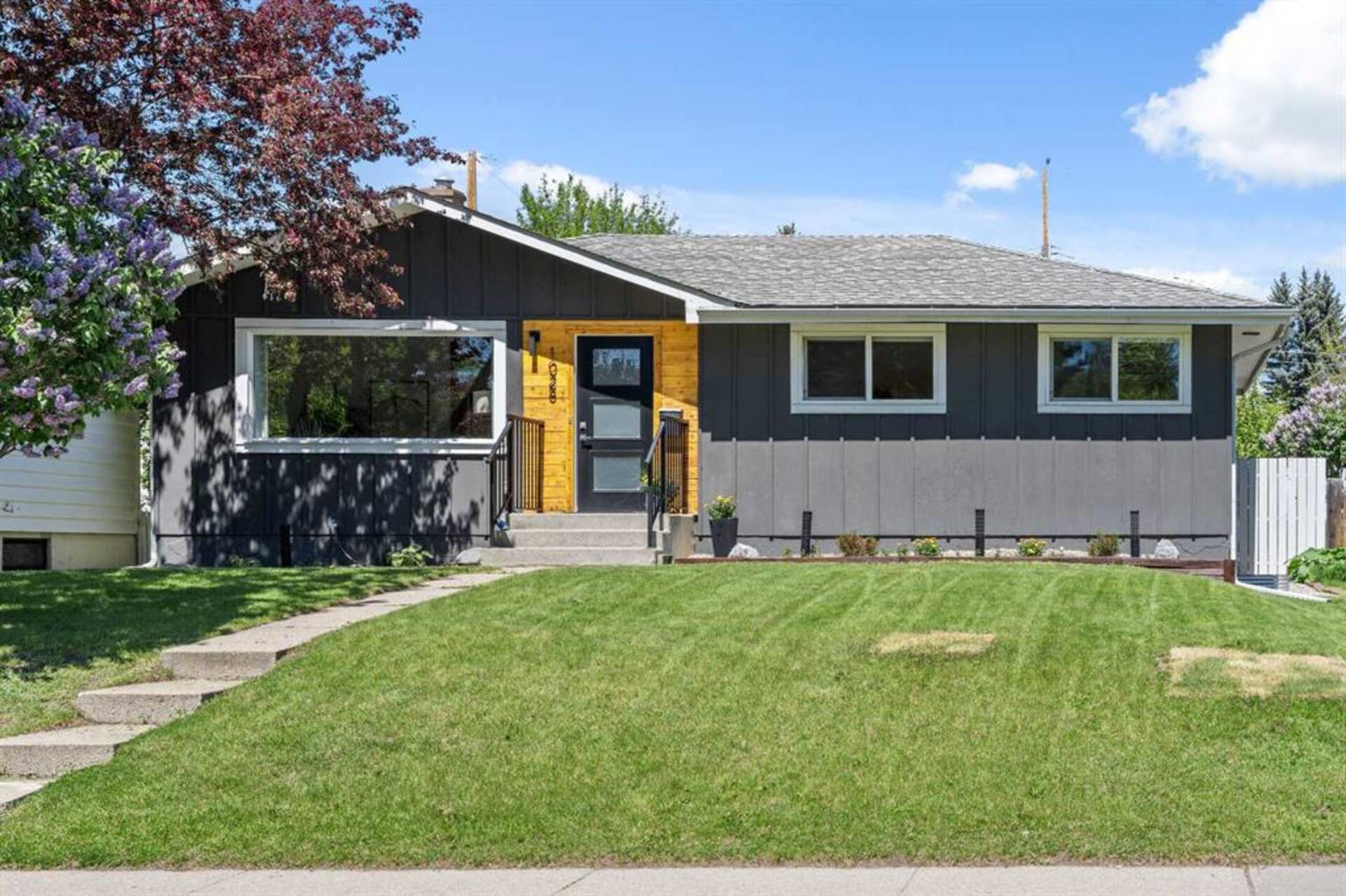 1028 89 Avenue SW Calgary