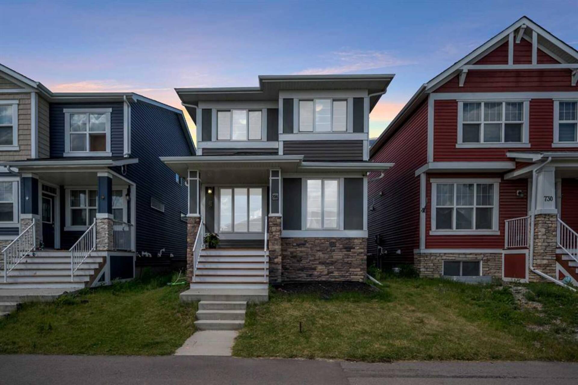 726 Redstone Drive NE Calgary