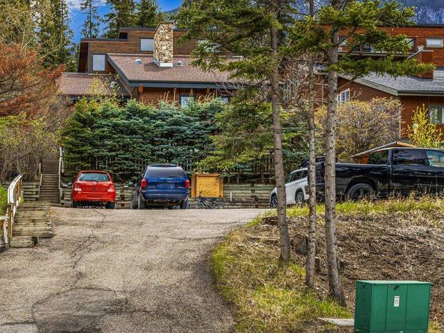 B, 109 Cave Ave Avenue S Banff