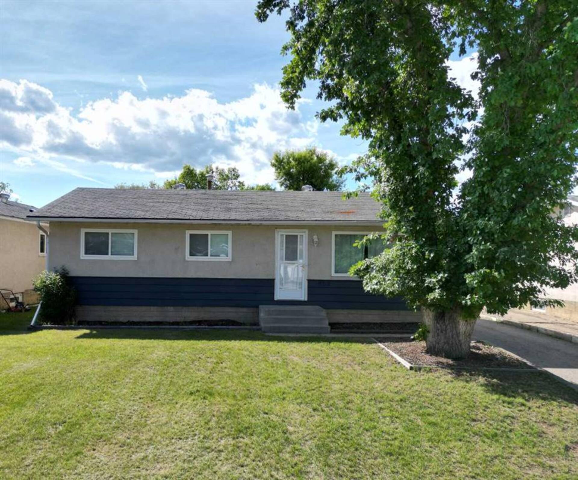 8218 96 Street Peace River