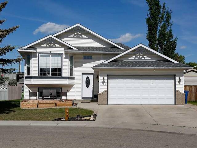 32 Sunridge Crescent NW Airdrie