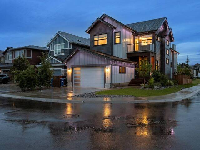 141 Walgrove Terrace SE Calgary