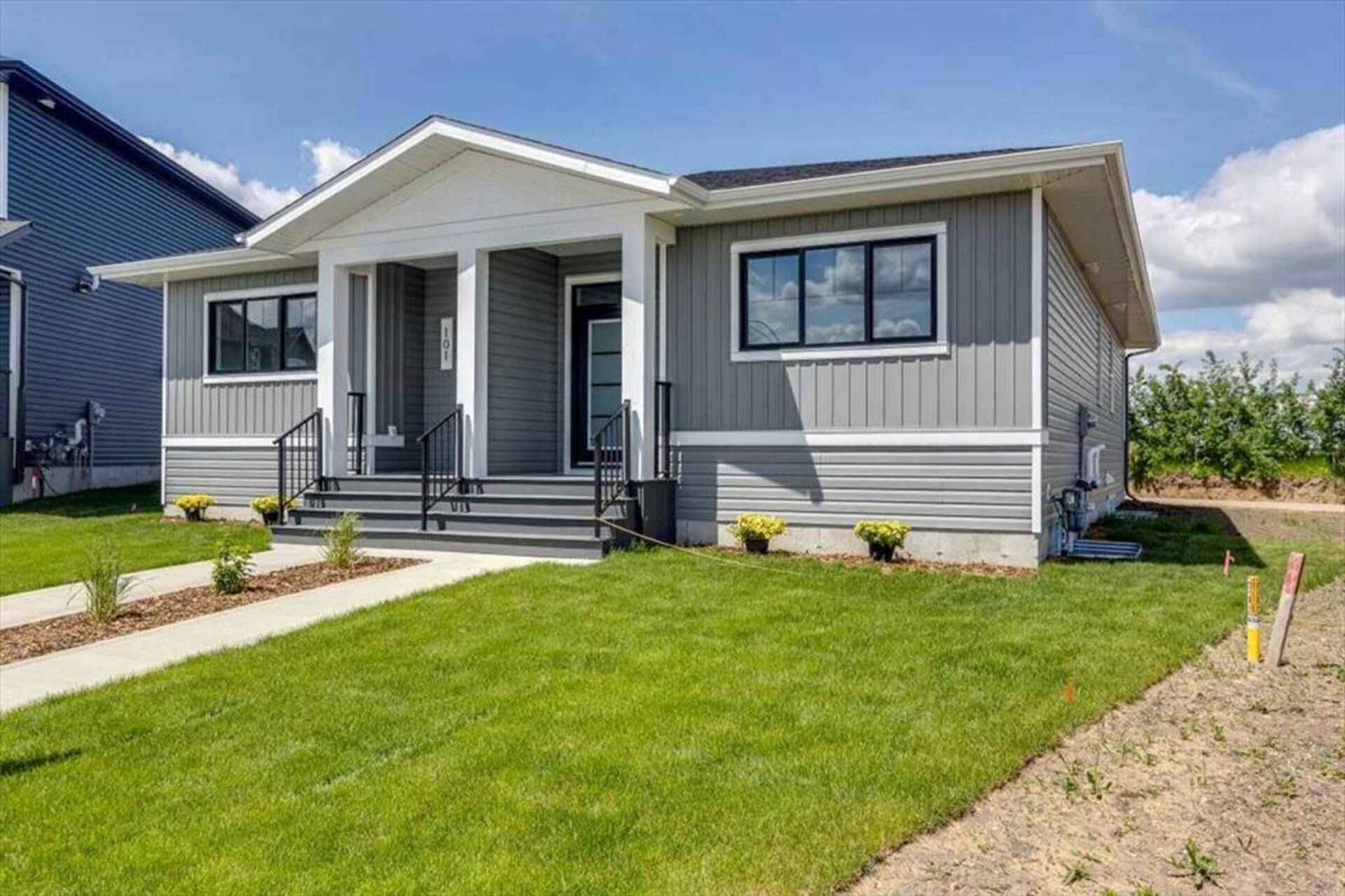 99 Gray Close Sylvan Lake