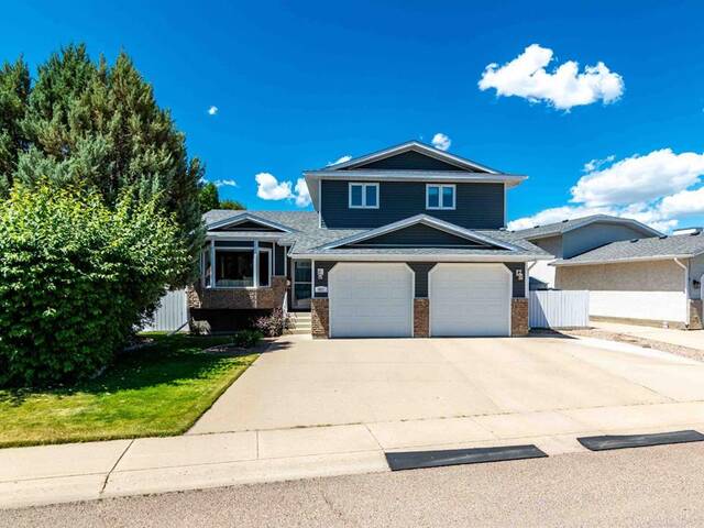 687 Ross Glen Drive SE Medicine Hat