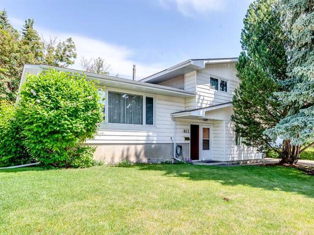 952 Kerfoot Crescent SW Calgary