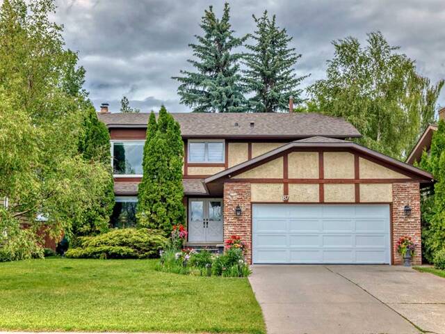 87 Woodglen Circle SW Calgary