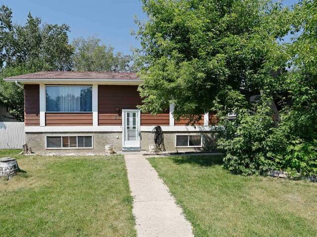 68 Chinook Way W Brooks