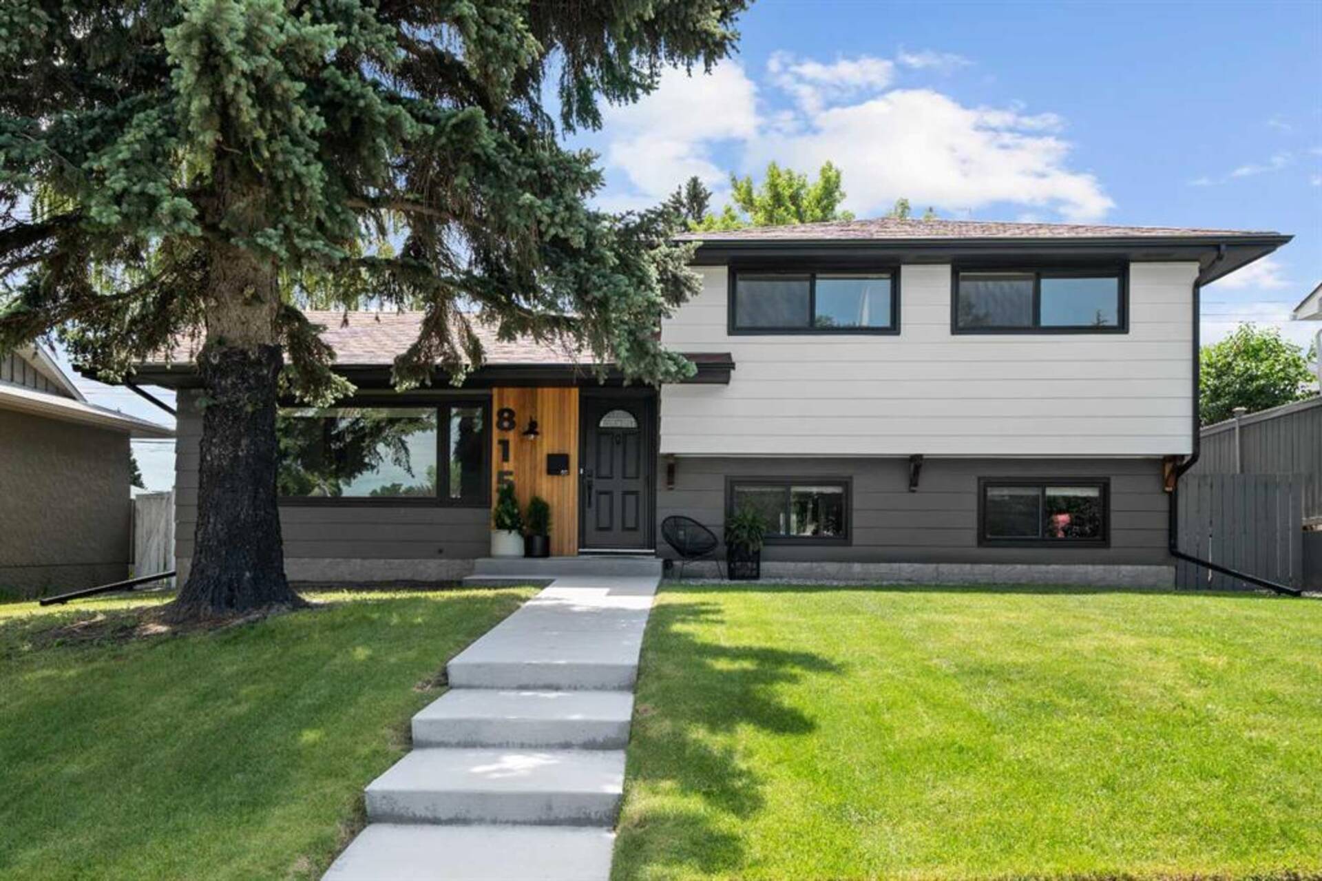 815 72 Avenue NW Calgary