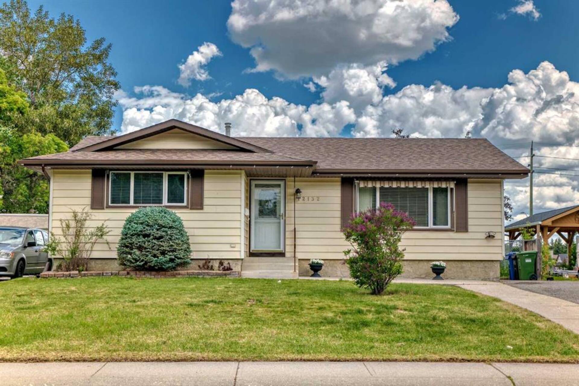 12132 CANFIELD Road SW Calgary