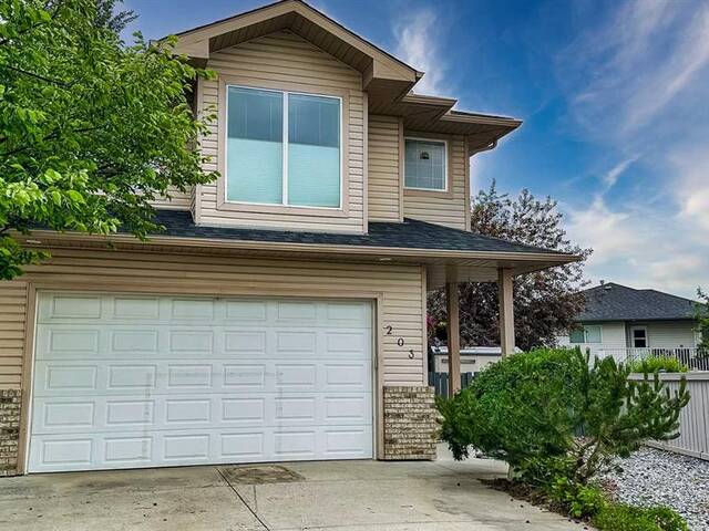 203 Cambridge Bay Strathmore