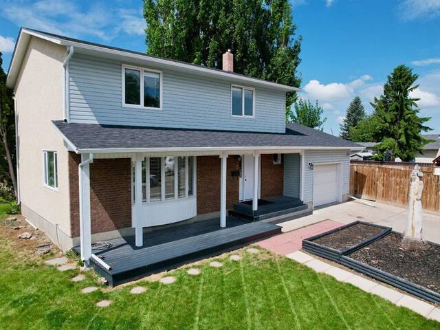 6 Larkspur Road N Lethbridge