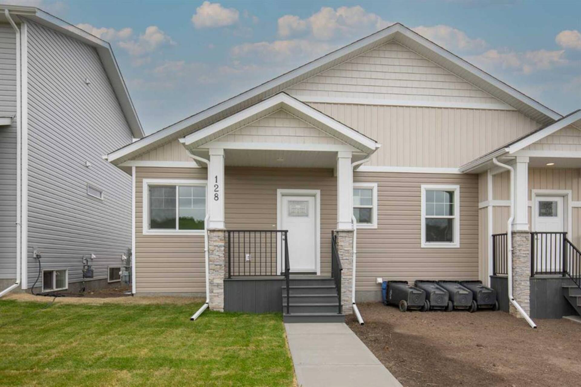 128 Gray Close Sylvan Lake