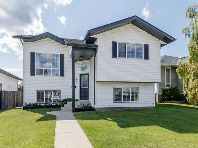 13 Pine Crescent Blackfalds