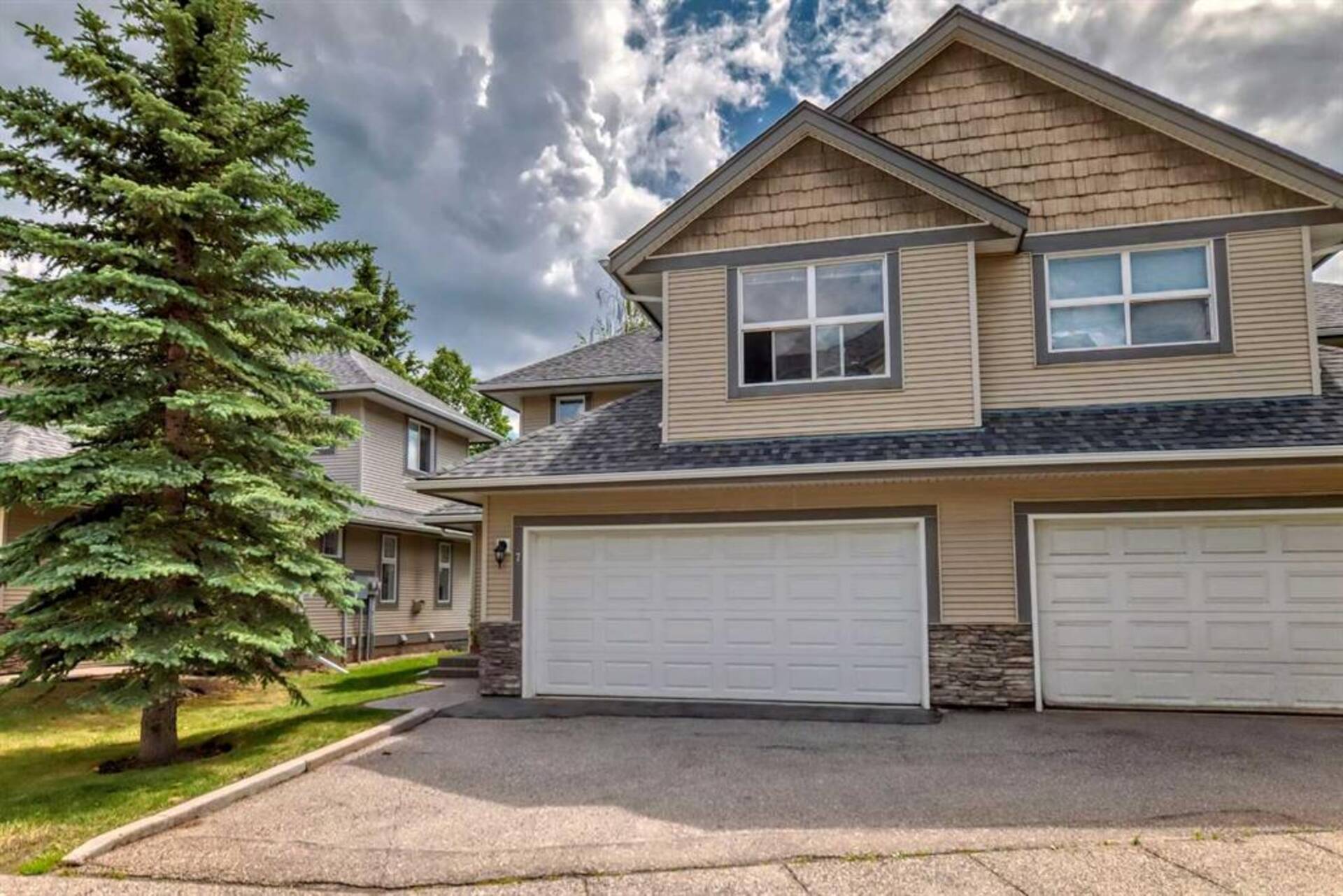 7 Cedarwood Lane SW Calgary