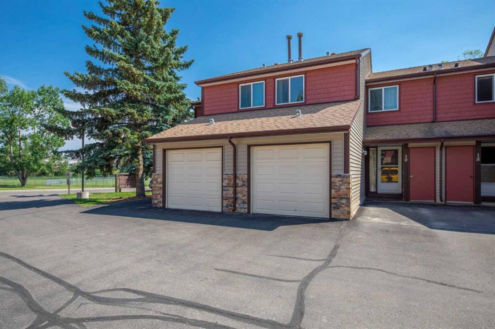 19, 41 Glenbrook Crescent Cochrane