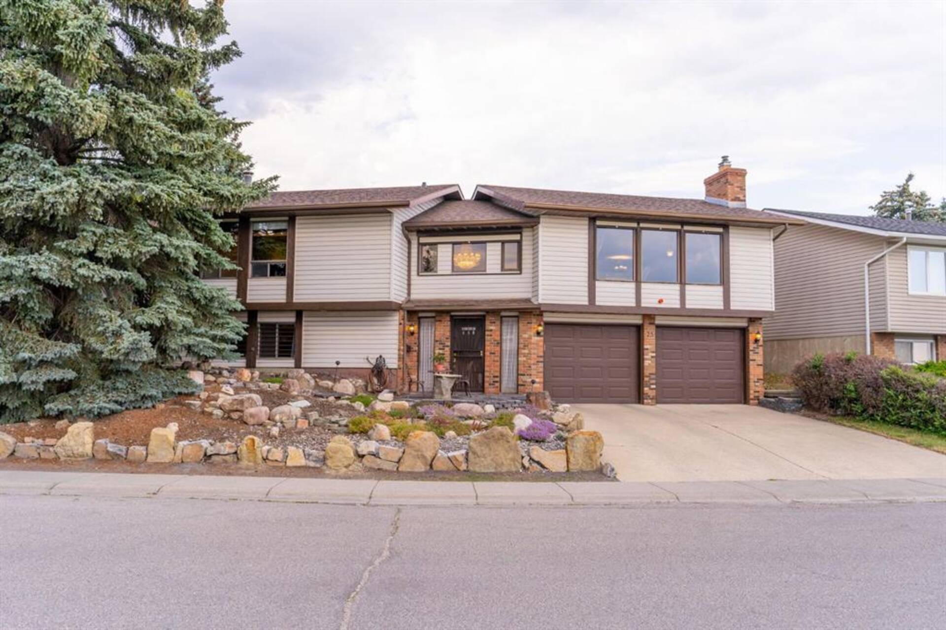 75 Range Way NW Calgary