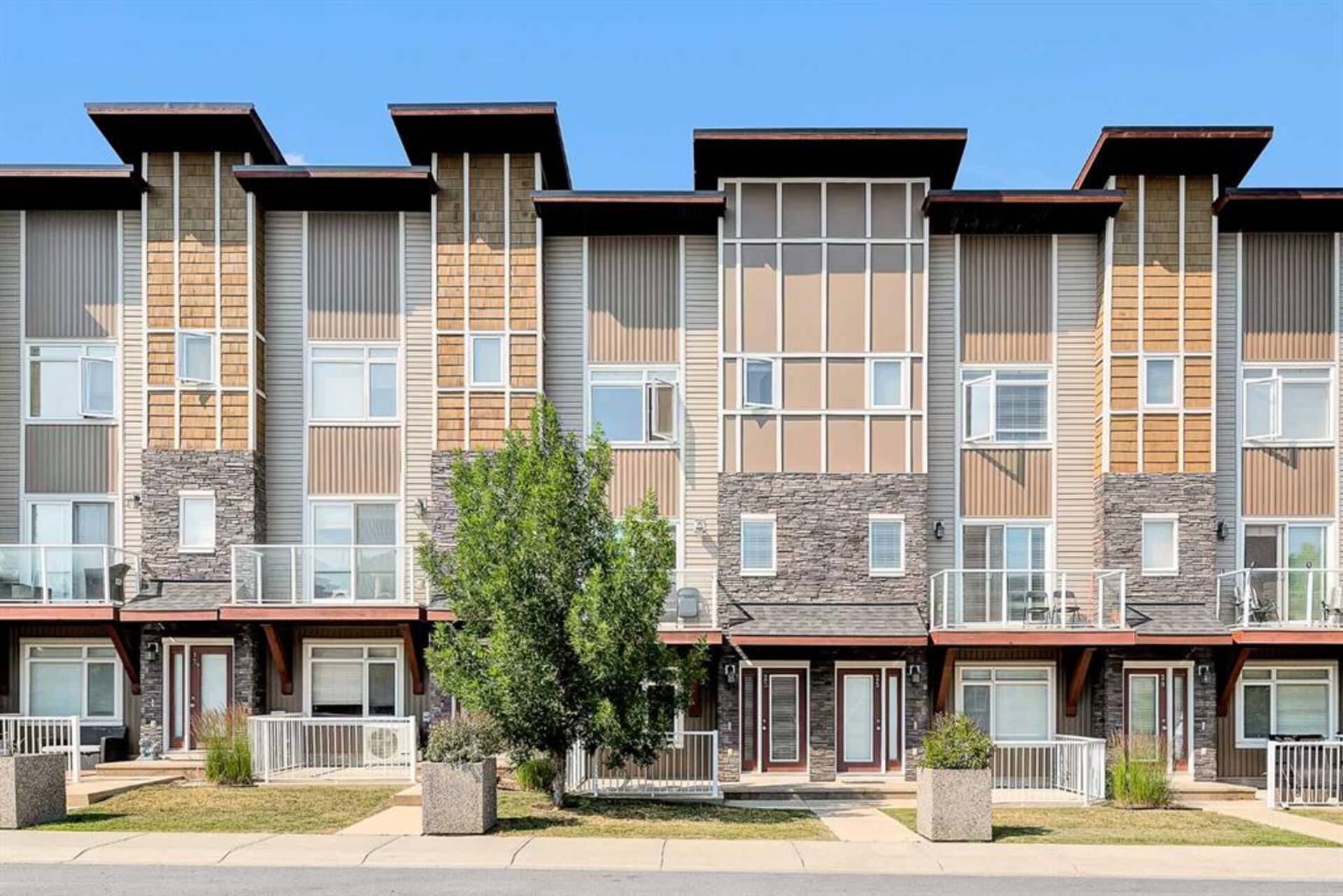 23 Skyview Point Heath NE Calgary