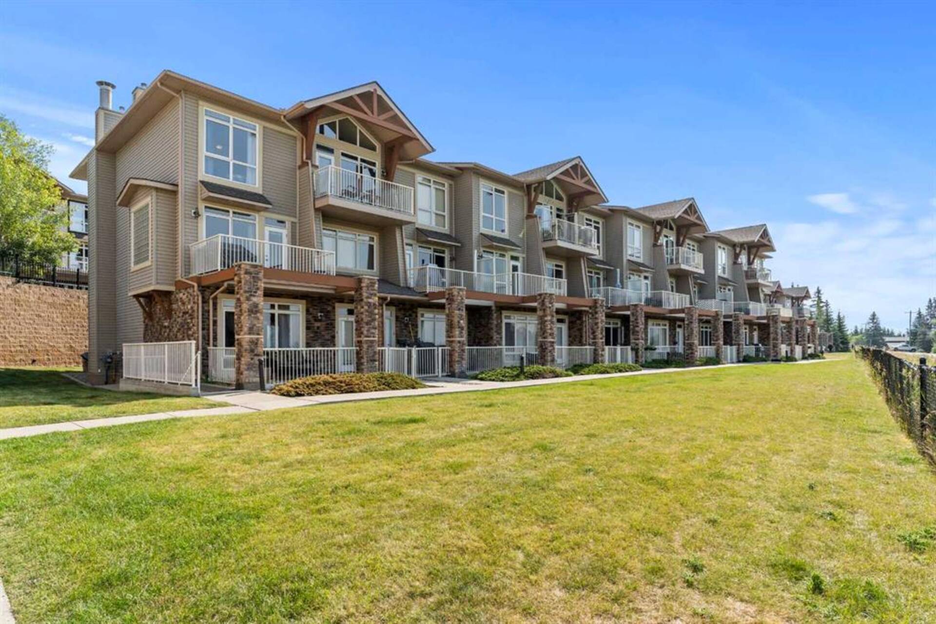 20, 169 Rockyledge View NW Calgary