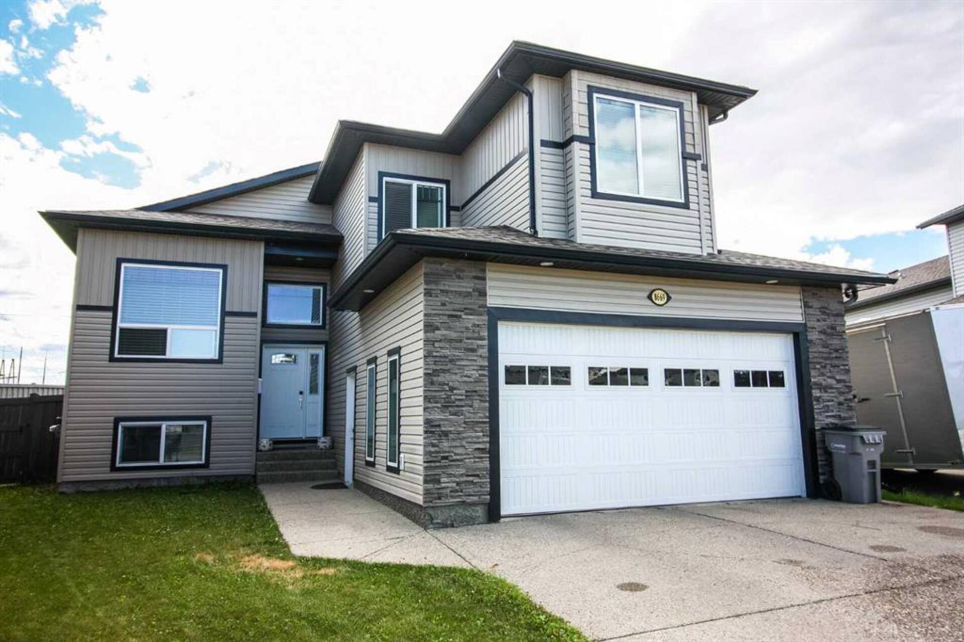 8669 117 Avenue Grande Prairie