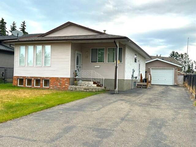 16 Blackstone Avenue Lacombe