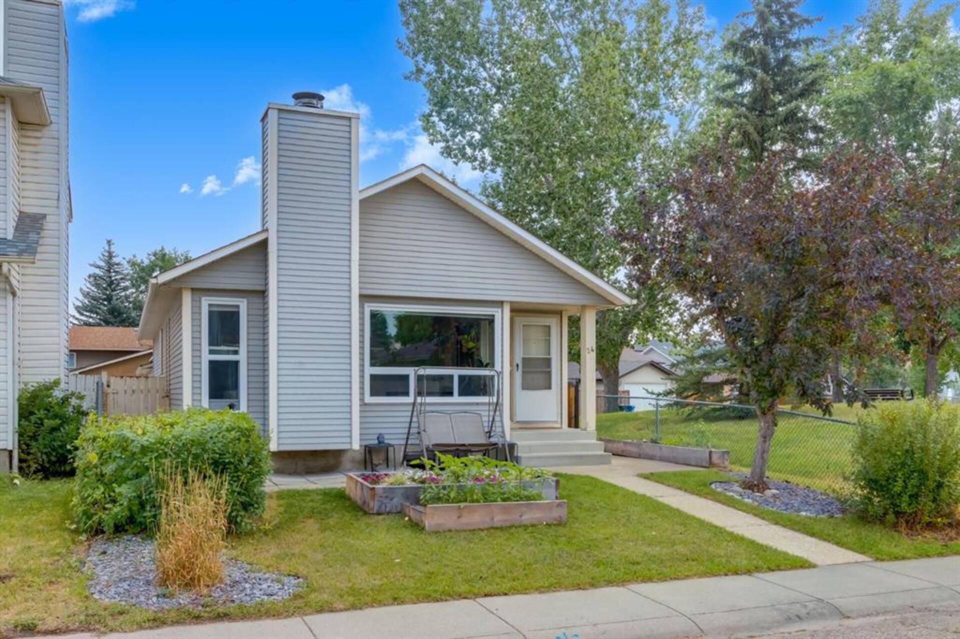 24 Deersaxon Road SE Calgary