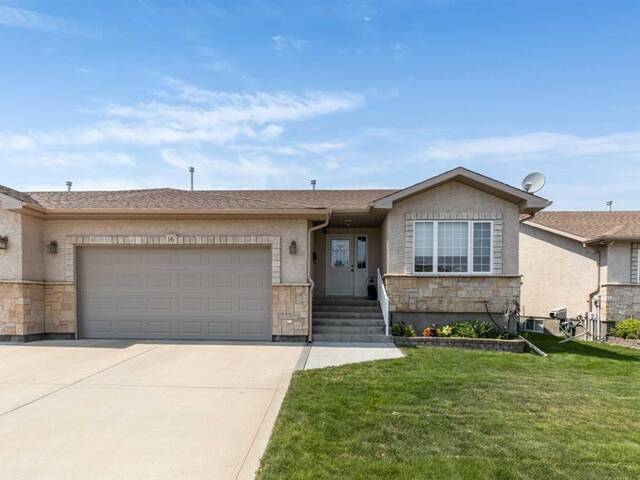 16 Sandstone Place SE Medicine Hat