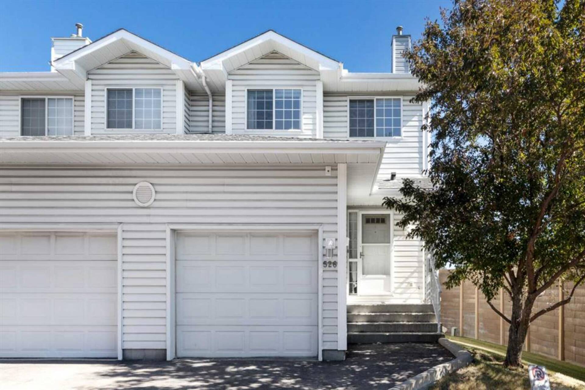 526 Hawkstone Manor NW Calgary