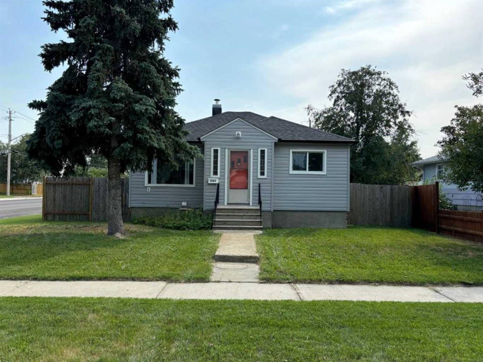 5101 55 Avenue Ponoka