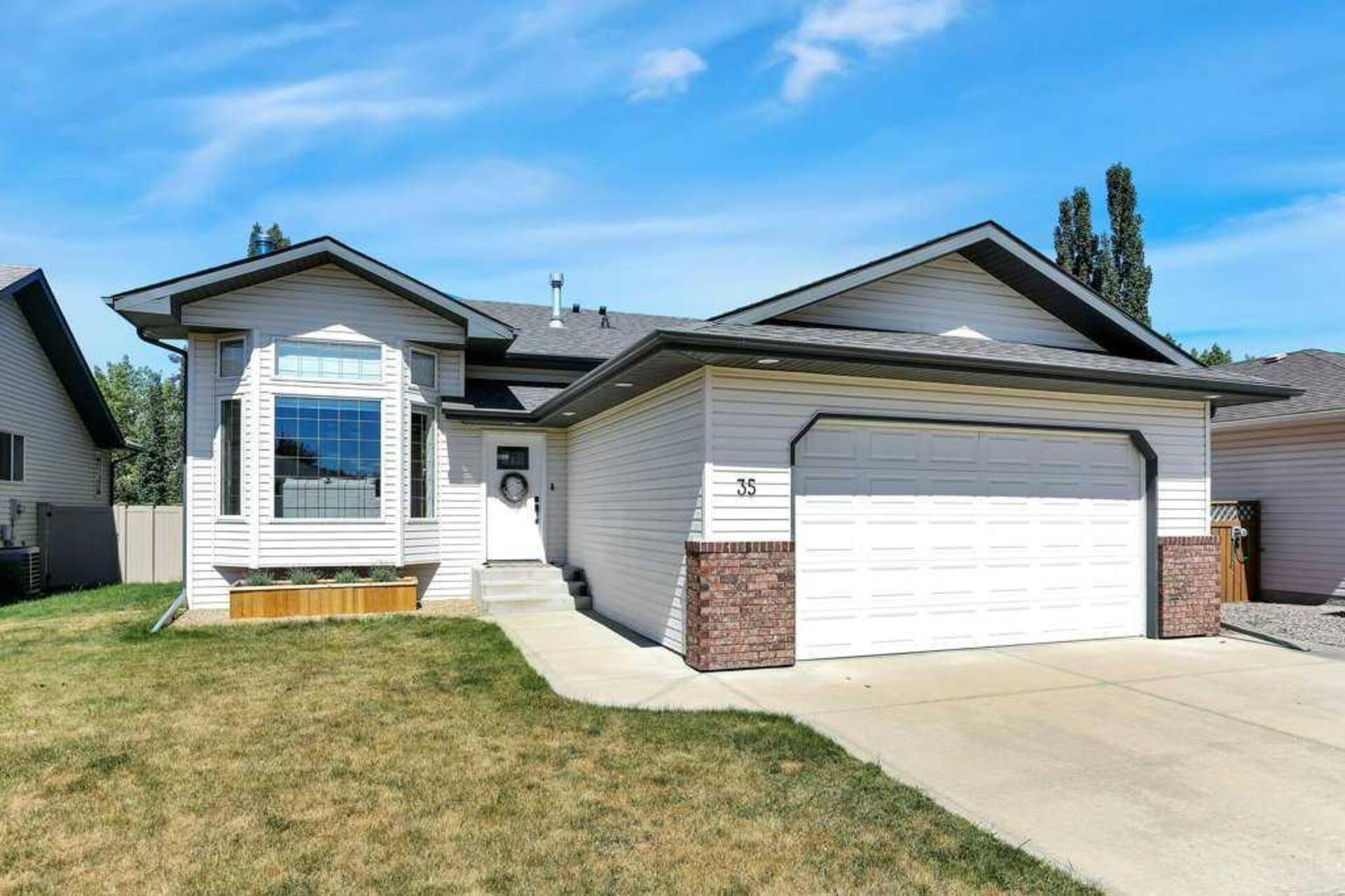 35 Falcon Crescent Sylvan Lake