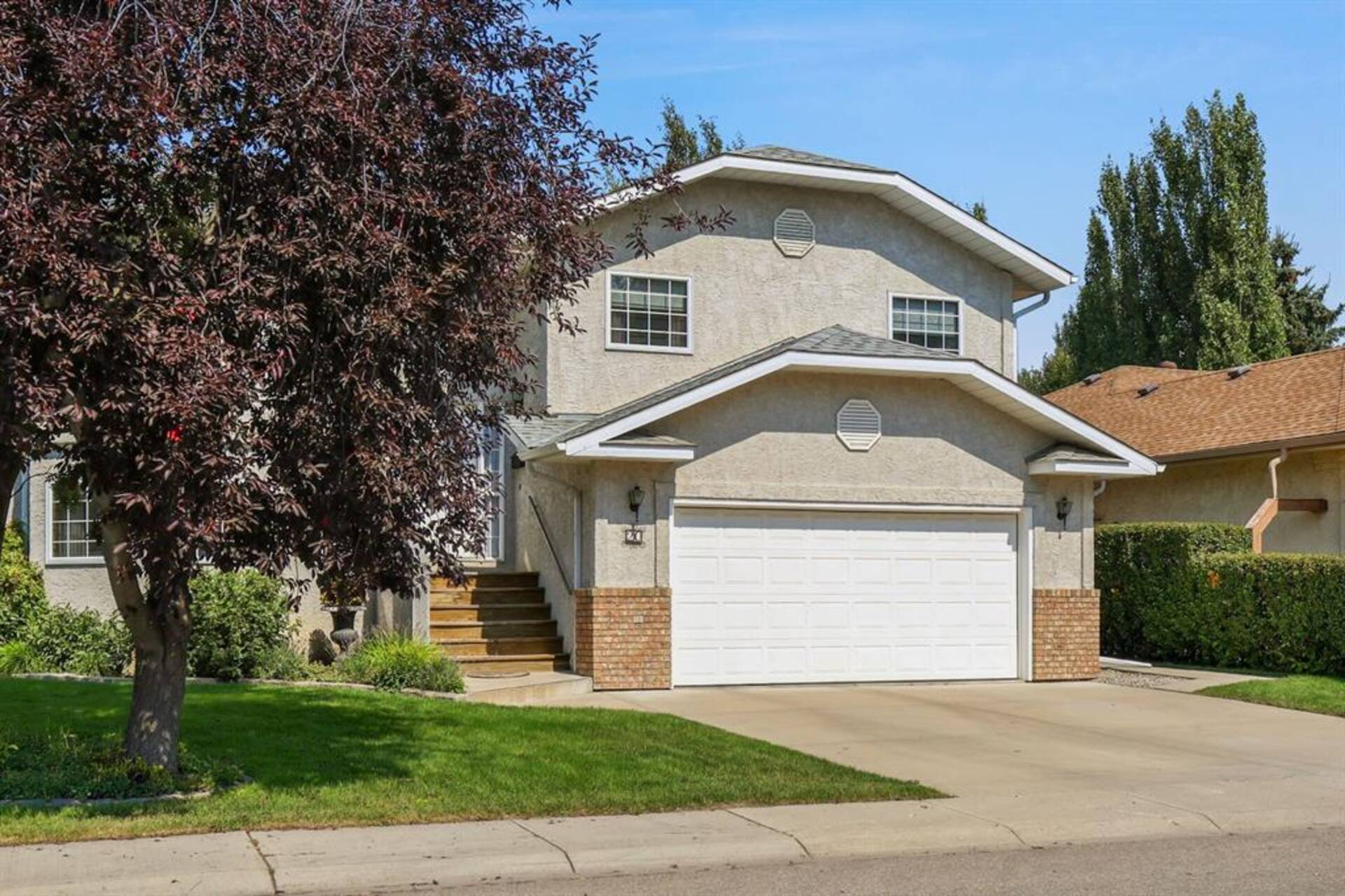 20 Sunset Crescent Okotoks