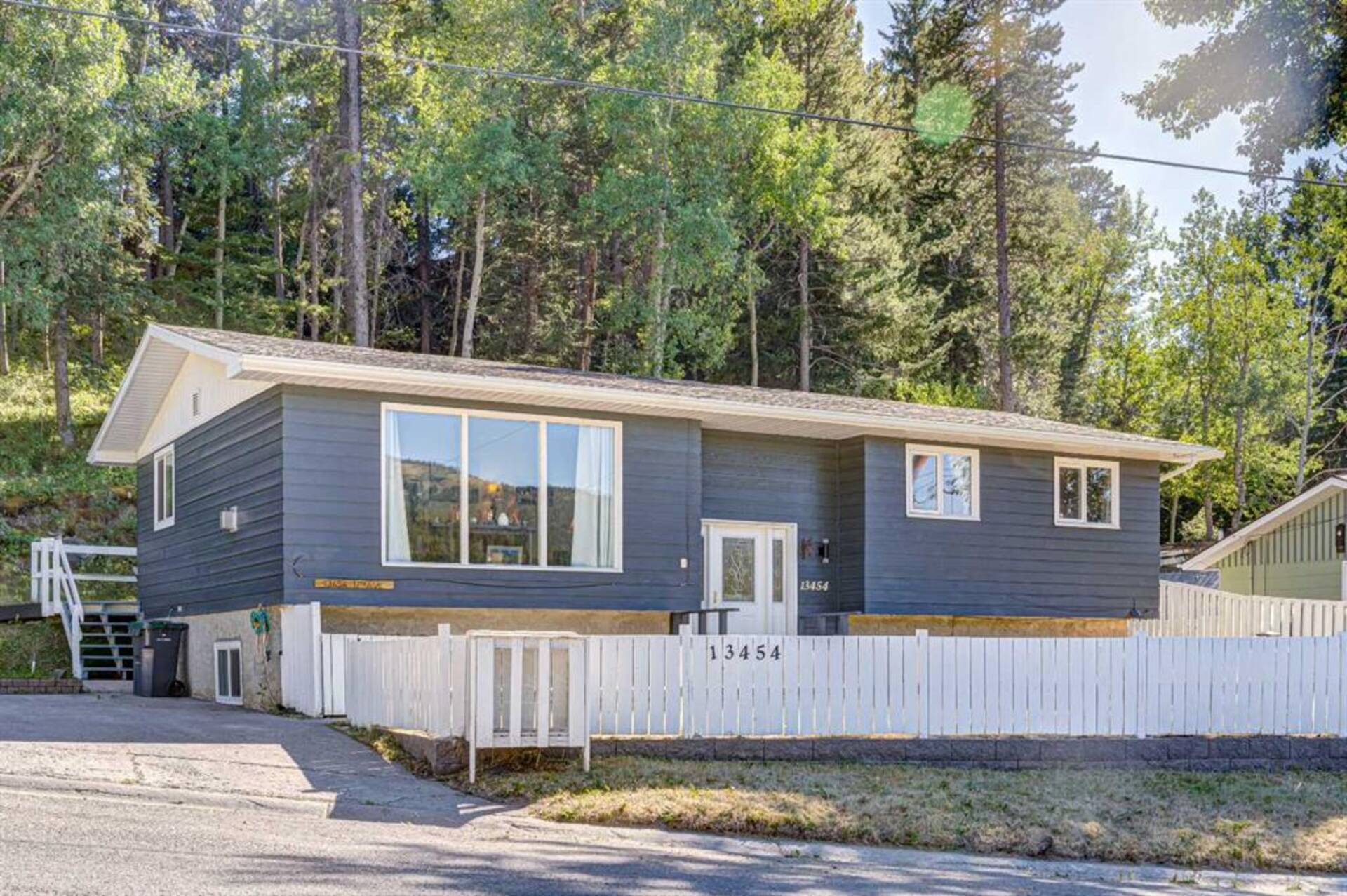 13454 17 Avenue Blairmore