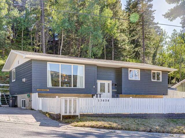 13454 17 Avenue Blairmore