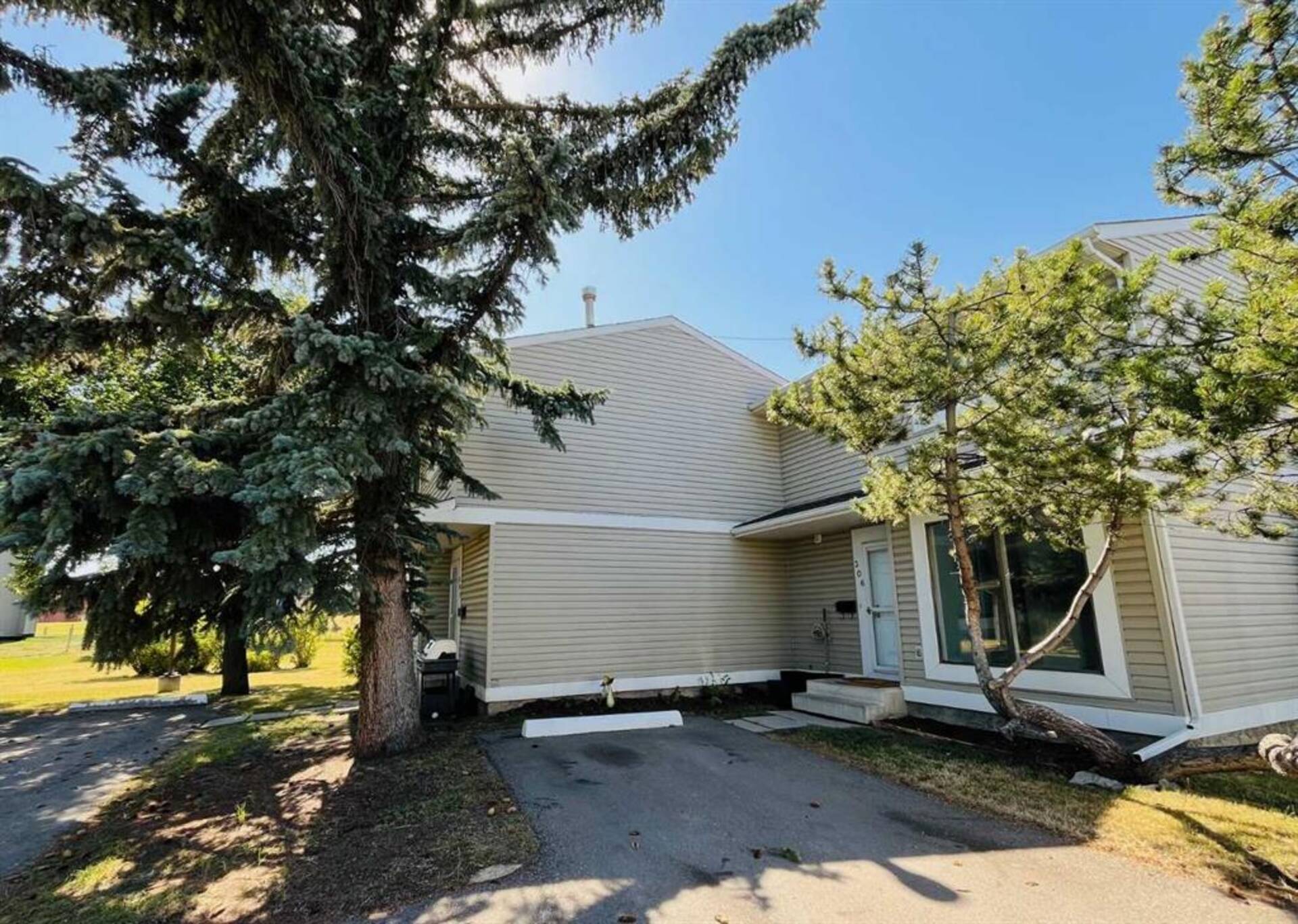 306 PINESTREAM Place NE Calgary