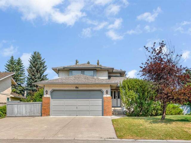 94 Woodridge Close SW Calgary