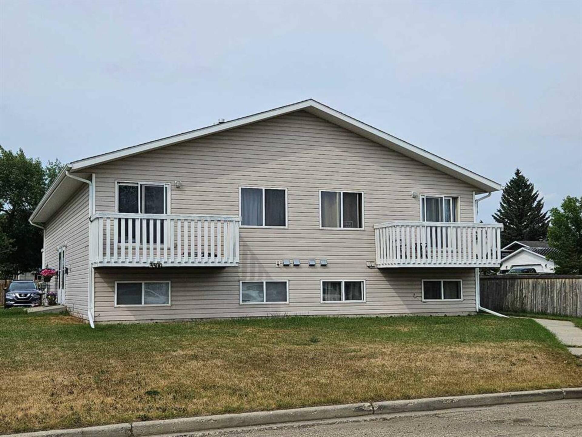 3300 52 Avenue Innisfail