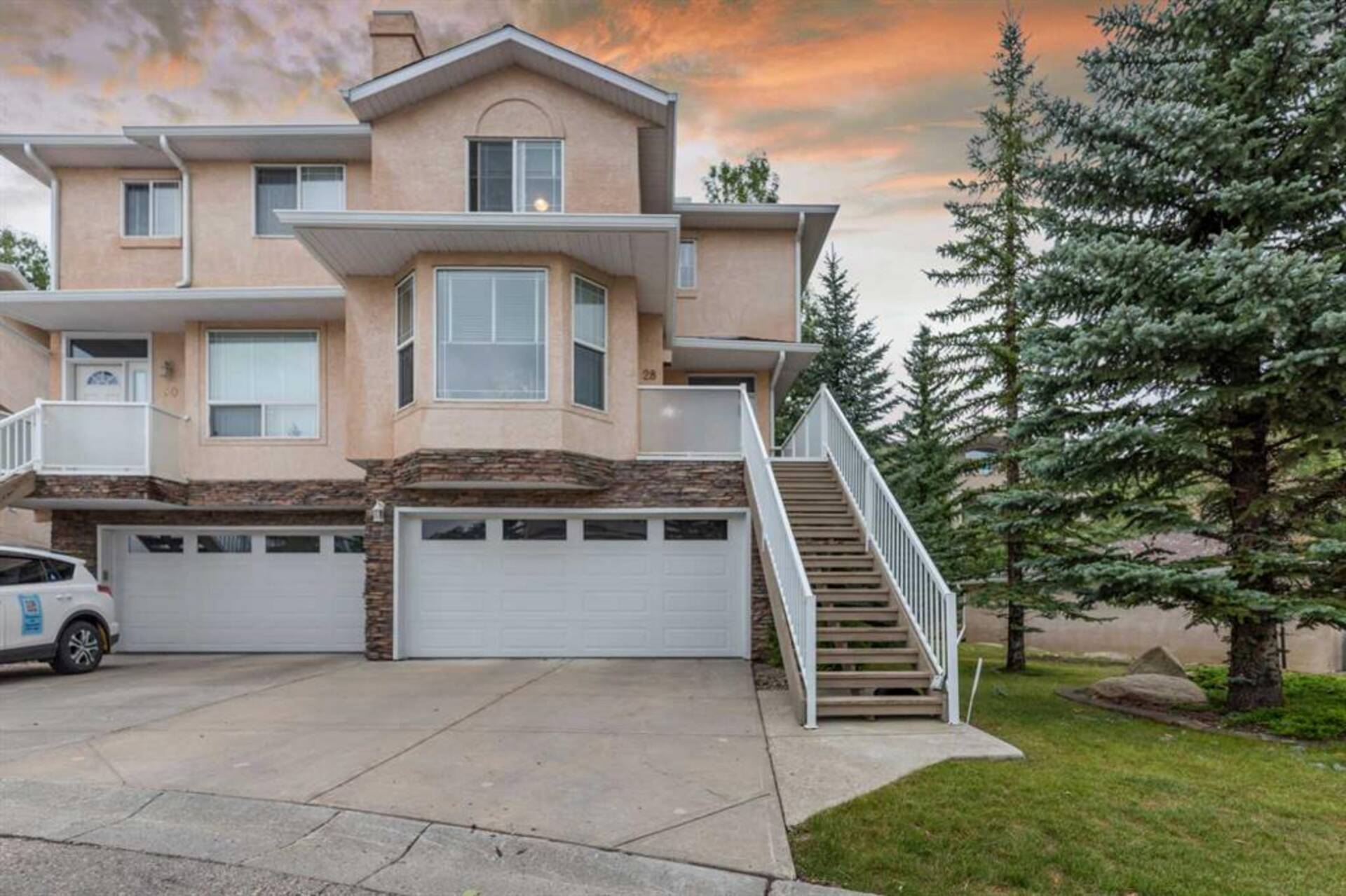 28 Country Hills Gardens NW Calgary