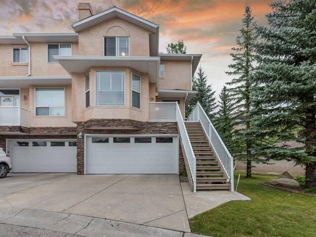 28 Country Hills Gardens NW Calgary